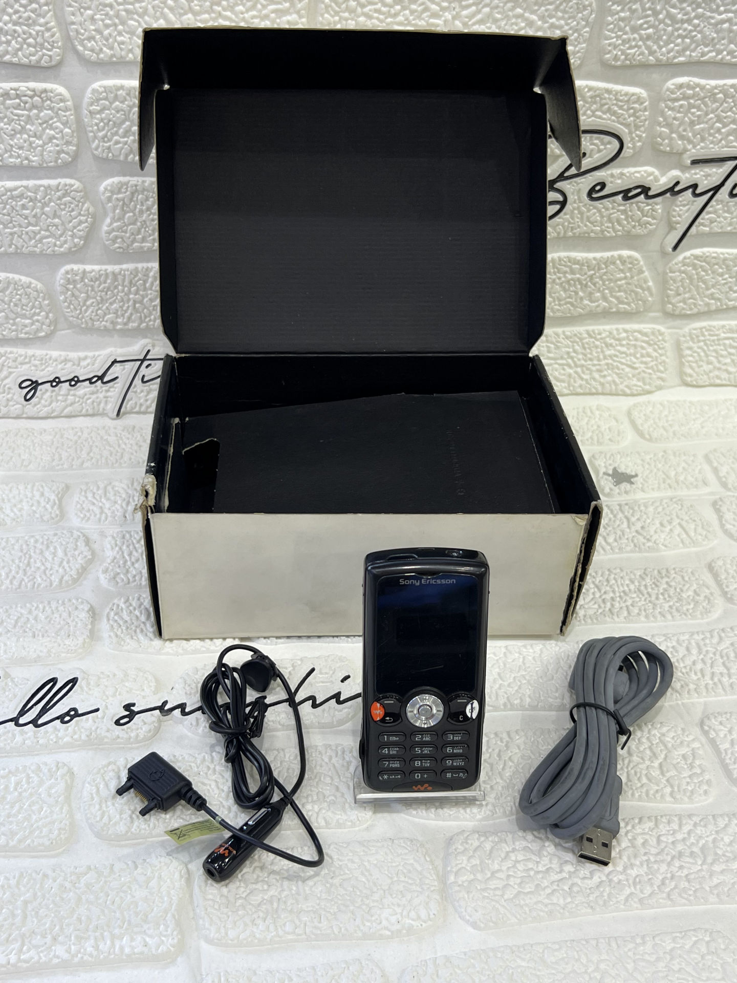 گوشی موبایل سونی sony ericsson w810 ( با کارتن )