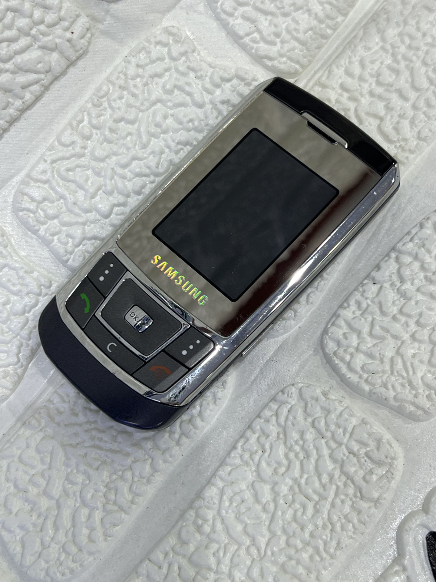 گوشی سامسونگ SAMSUNG D900