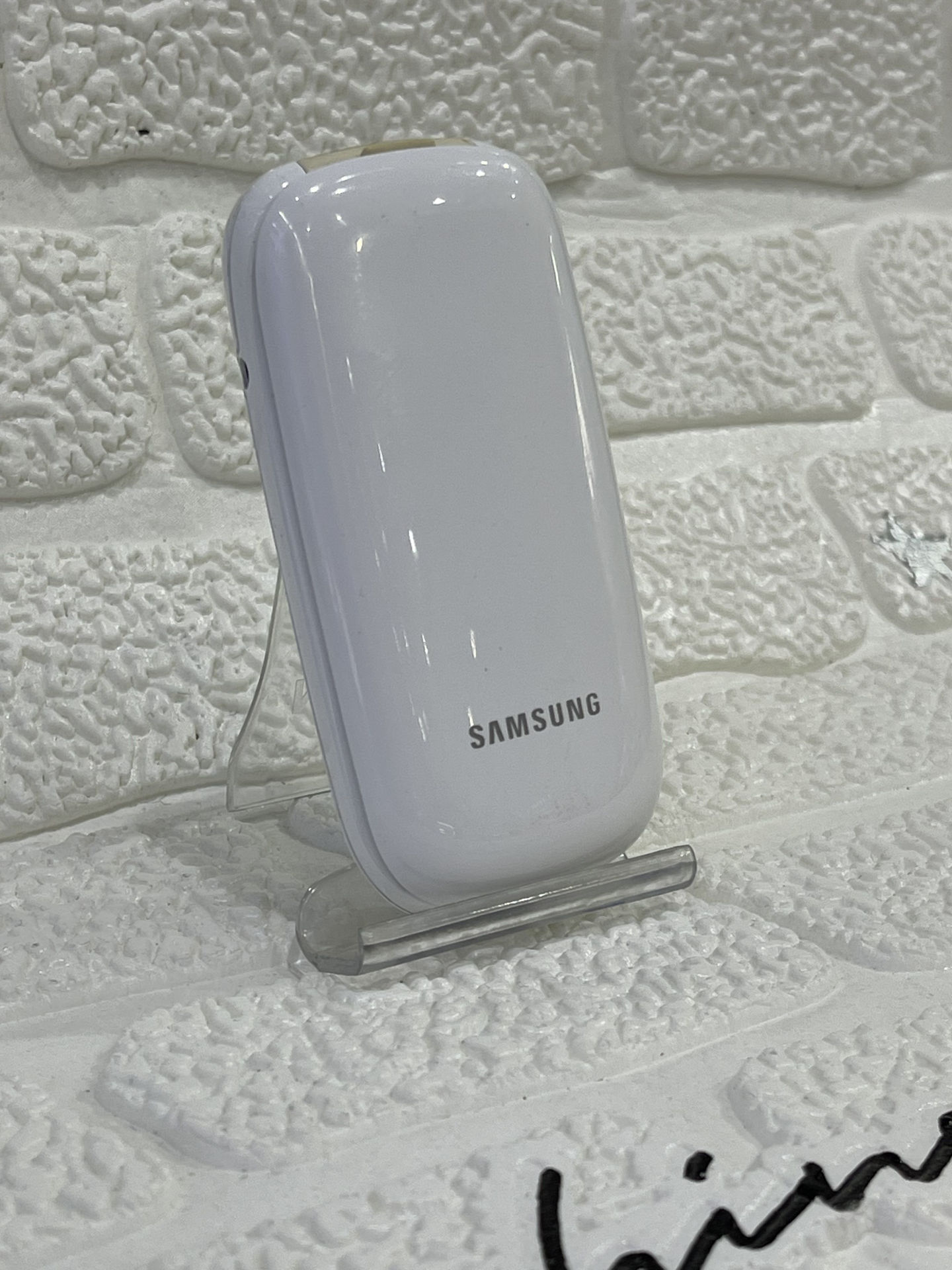 گوشی موبایل سامسونگ Samsung GT-E1272 (سفید و سرمه‌ای)