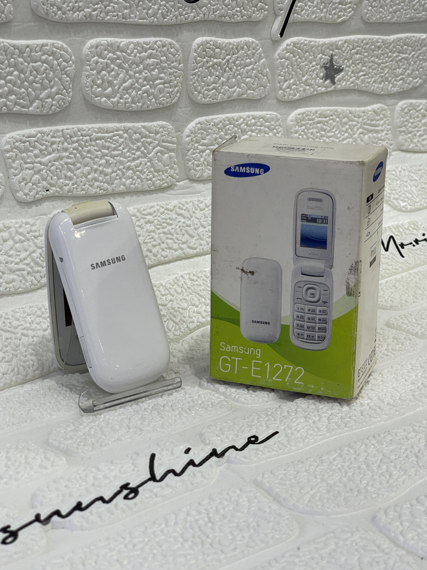 گوشی موبایل سامسونگ Samsung GT-E1272 (سفید و سرمه‌ای)