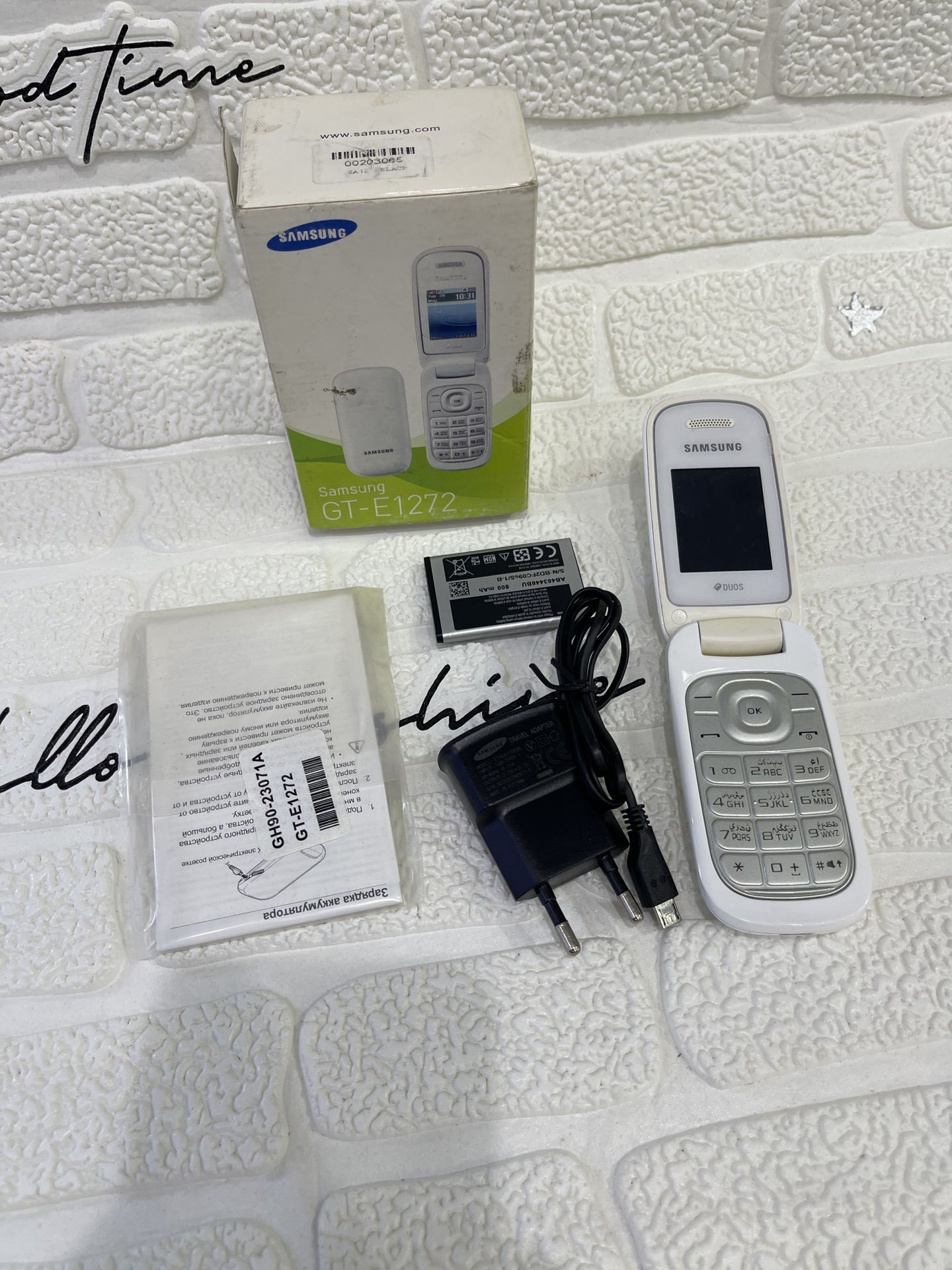 گوشی موبایل سامسونگ Samsung GT-E1272 (سفید و سرمه‌ای)